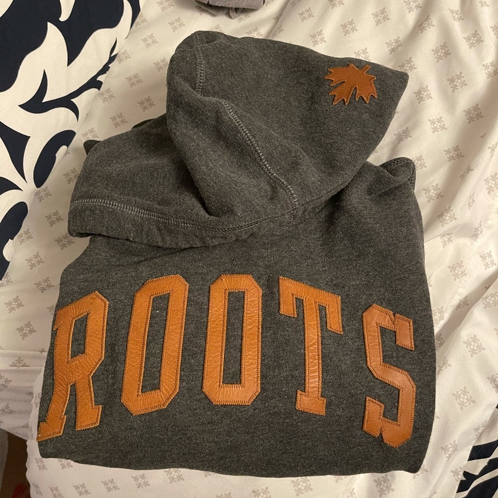 Roots women’s gray sweatshirt size XS